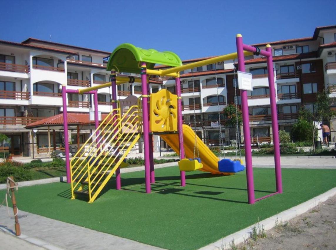 Apartment Robinson Beach Elenite First Line Sveti Vlas Extérieur photo